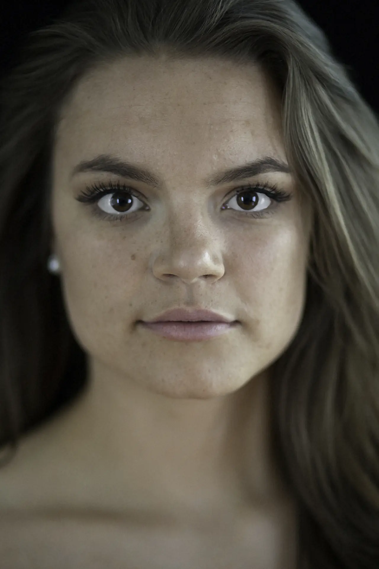 Tess - intimate close-up portrait by Kwaak Photography