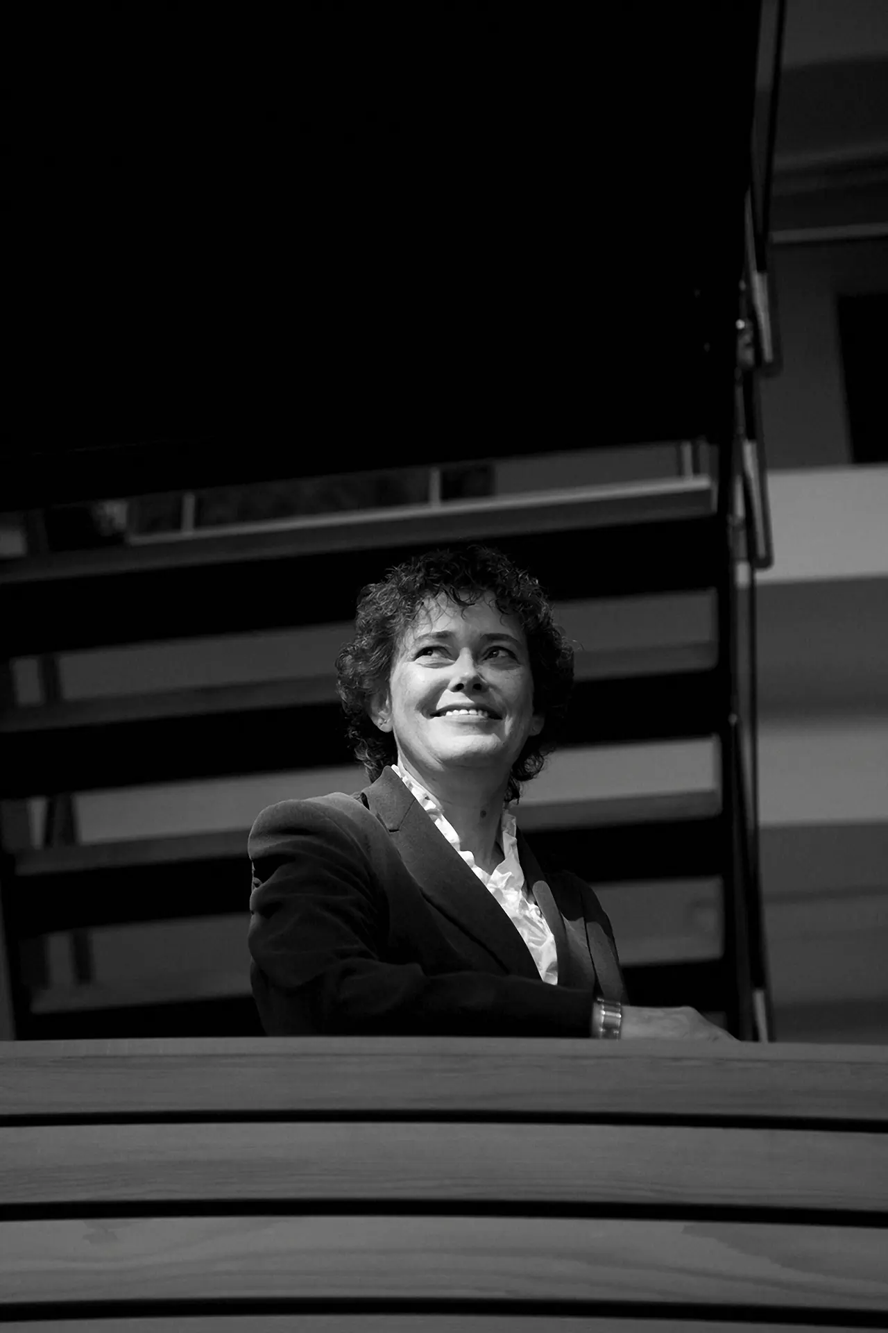 The Role of Lighting and Background in Headshots